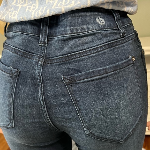 Kensie Hi Rise Long Flare Jeans. Size 29. Super Stretch! Inseam 43’ - Picture 7 of 8